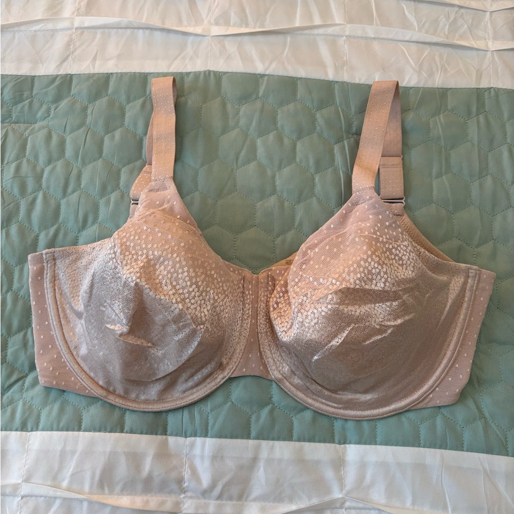 Like New Wacoal Light Beige Bra 36H Underwire